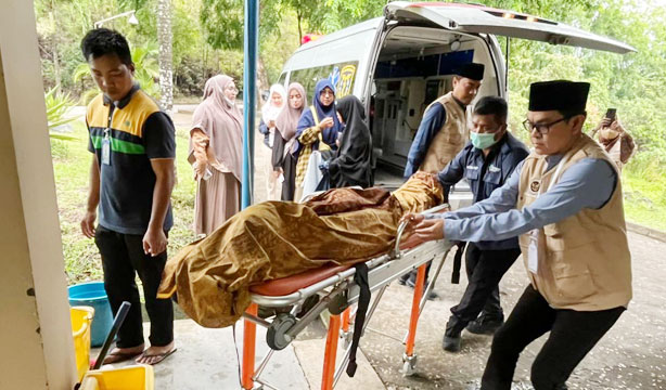 Impian Haji Tak Kesampaian: Azhari Wafat di Batam, Istri Urung Berangkat setelah Menanti 13 Tahun