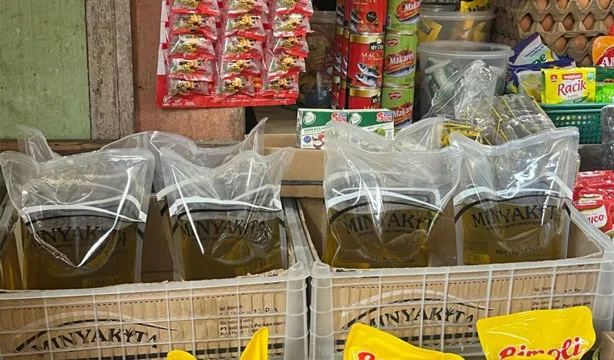 Antisipasi Lonjakan Harga, Pemprov Riau Sediakan Minyakita Rp15.500 di Pasar Murah