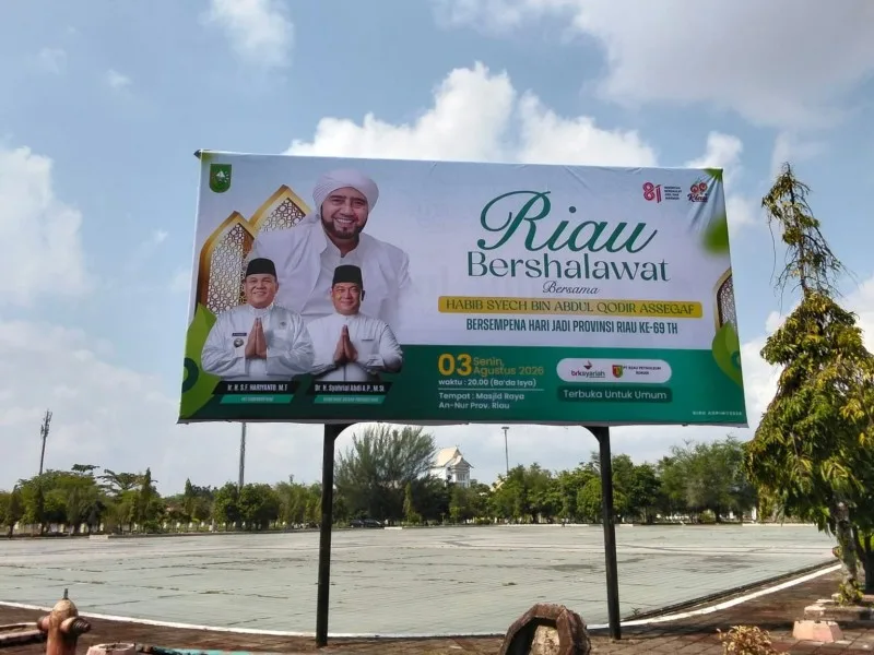 Riau Bershalawat di Masjid Raya An-Nur, Habib Syech Pimpin Tabligh Akbar HUT Riau ke-69