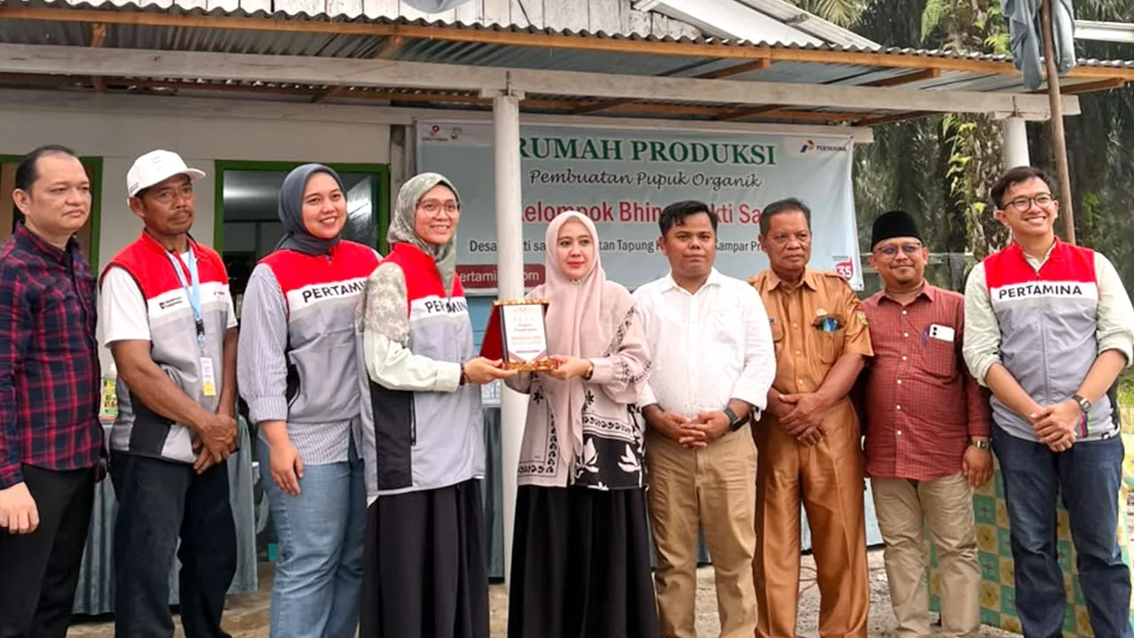 PHR Ubah Limbah Kotoran Sapi Jadi Biogas dan Pupuk Organik, Mahasiswa UIN Suska Belajar Praktik CSR