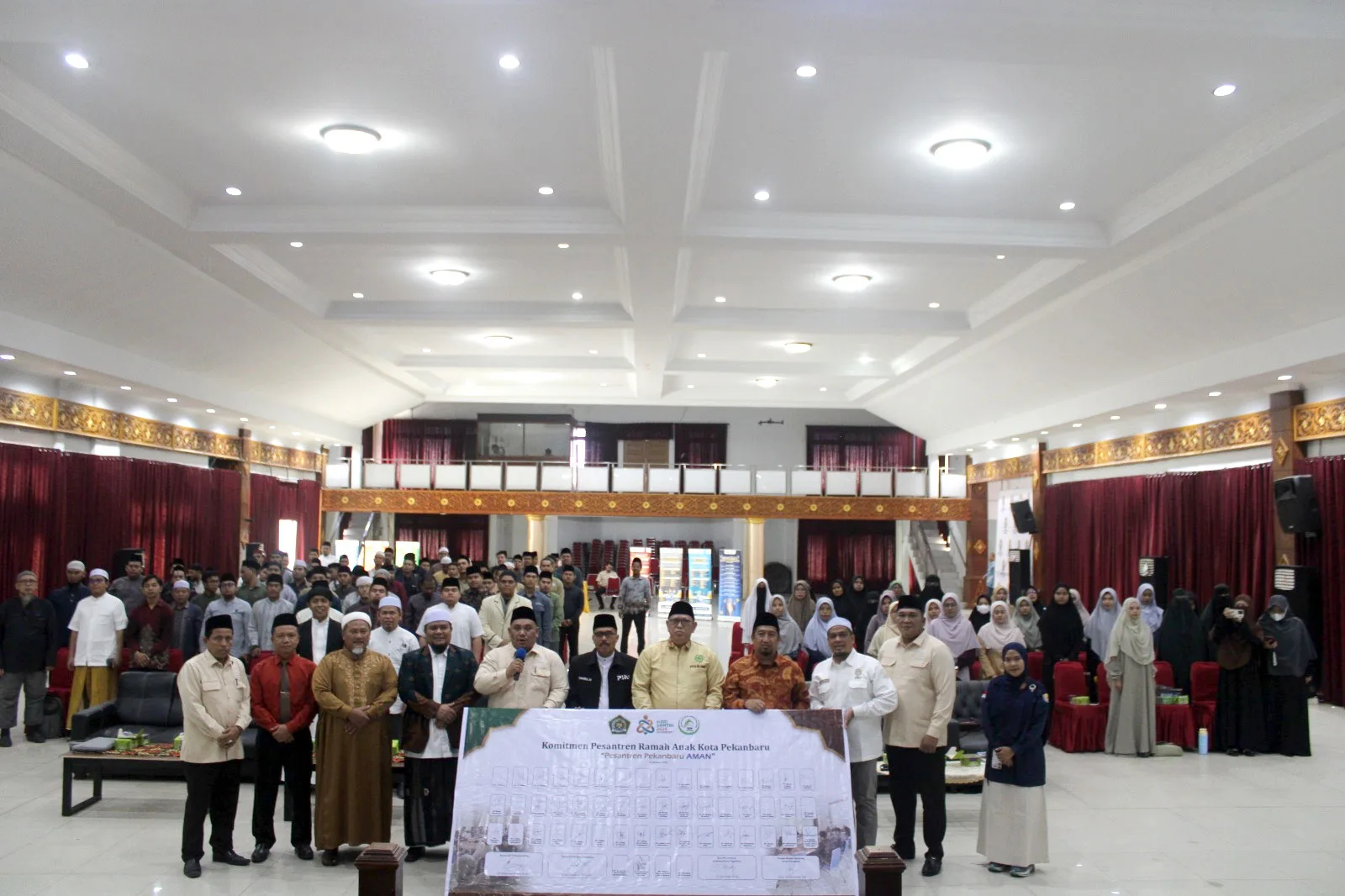 Rakor Pesantren, Kemenag dan Ponpes se-Pekanbaru Deklarasikan Komitmen “Pesantren Pekanbaru Aman”